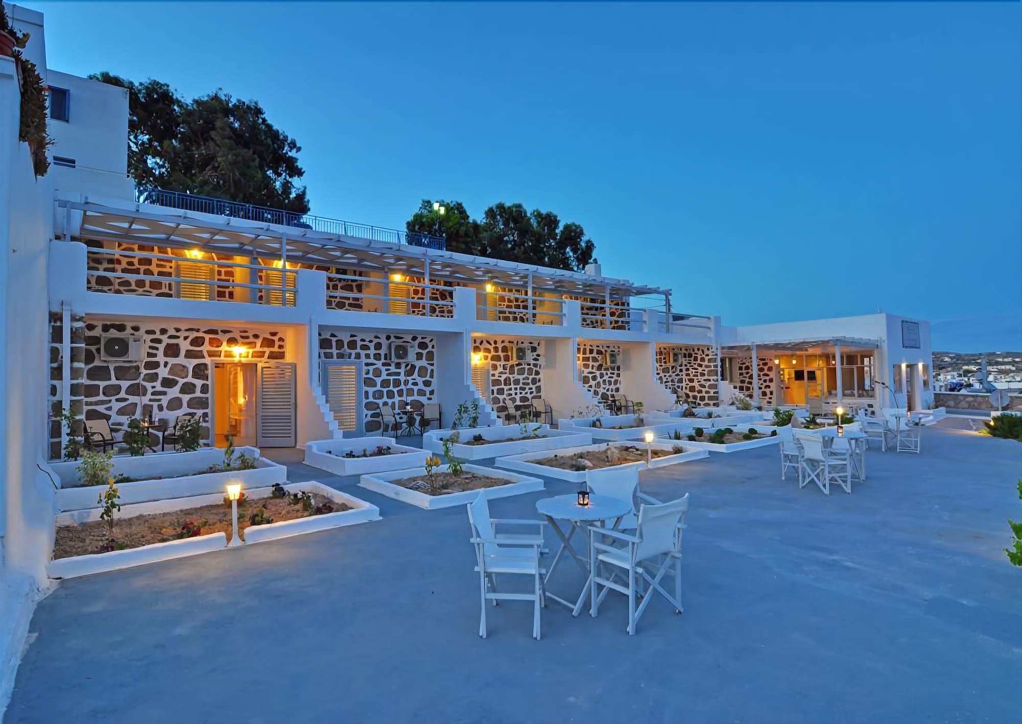 Hotel Adamas Exterior photo