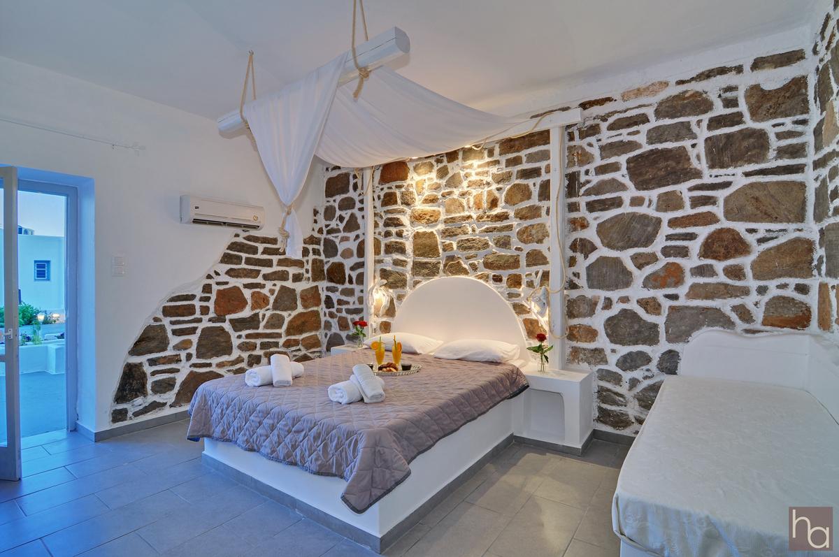Hotel Adamas Exterior photo